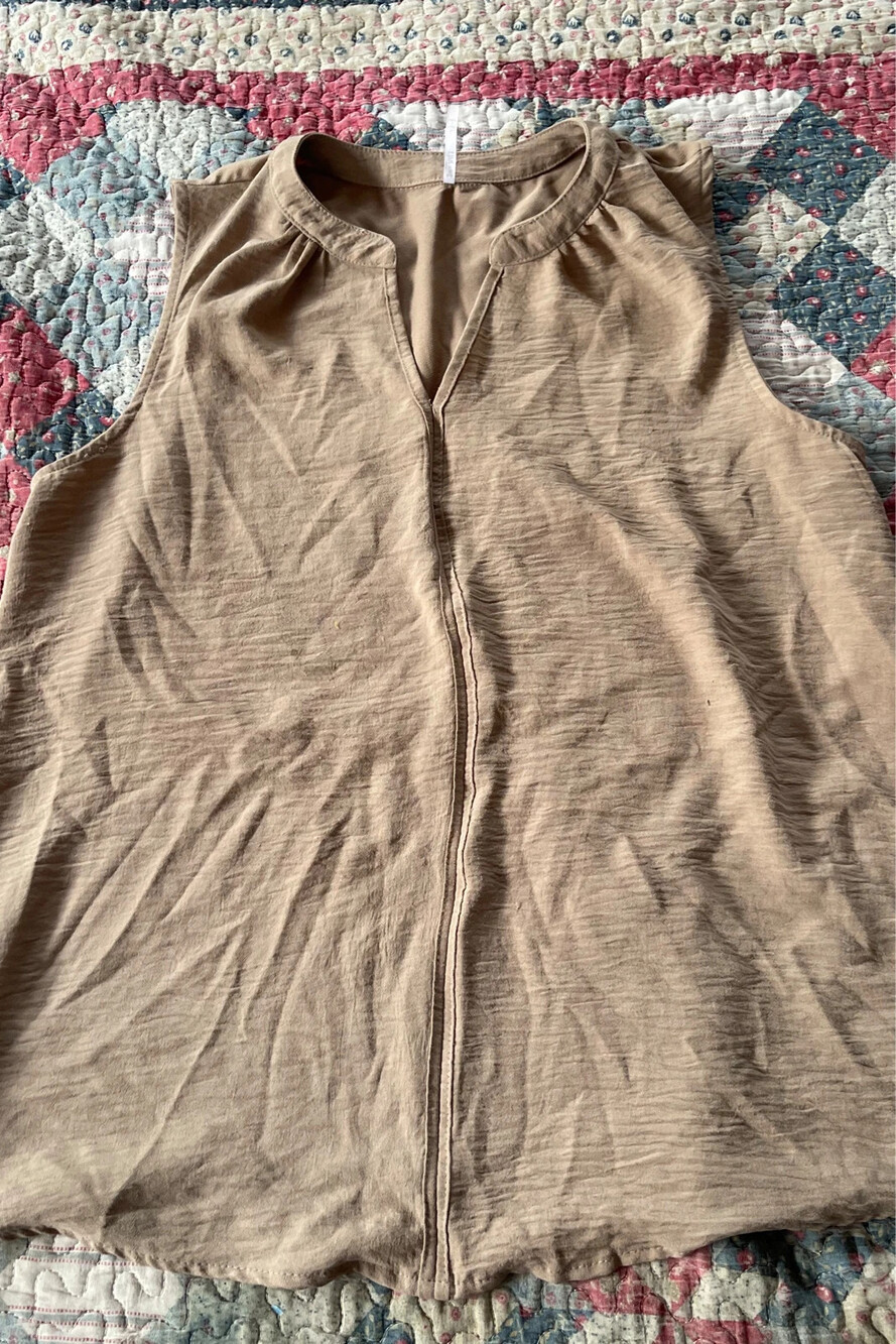 3rd & malt tunic top in a taupe ight brown shade split V-neckline Women’s Sz L